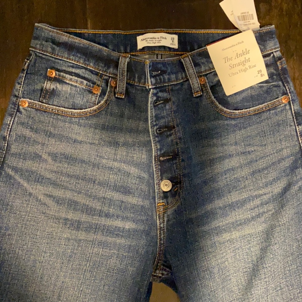 Abercrombie & Fitch “The Ankle Straight” 29 short